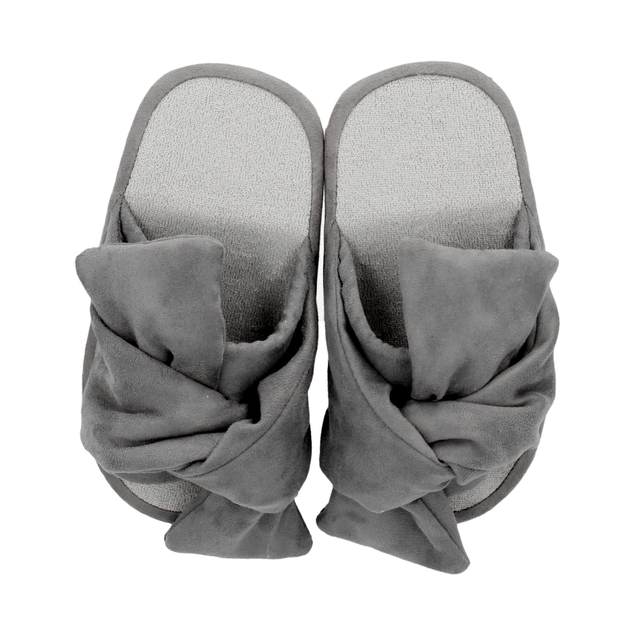 エクササイズルームシューズ：1,900円（税込）