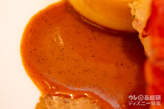 ディズニーアンバサダーホテル「エンパイア・グリル」“ディズニー・クリスマス” スペシャルディナー エメラルド