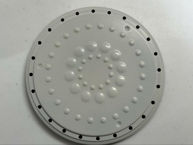 【サンコー 炊き立て丼】炊いた後は、中ブタにも少し水がたまる