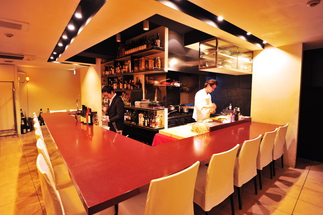 沿線「うまい肉」の名店／shibuya-bed　内観