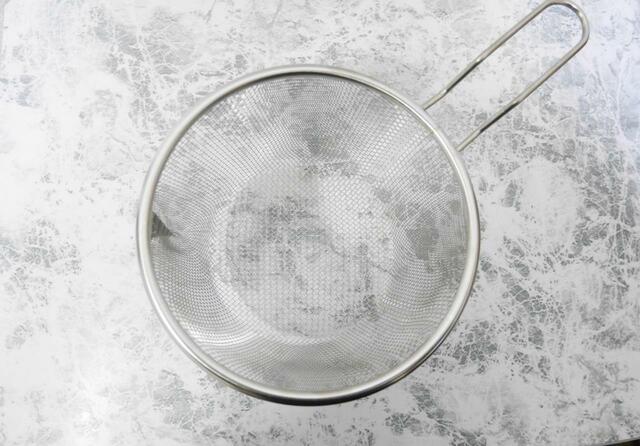 【ニトリ IH・ガス火 ストレーナー付きマルチポット】持ち上げるだけで湯切りができる