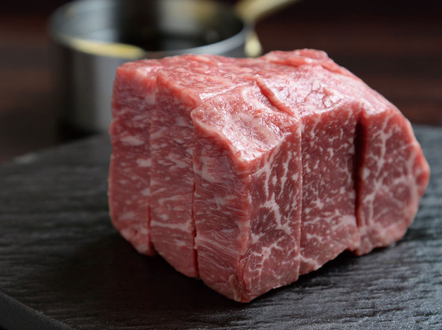 焼肉 赤身 にくがとう（人形町）　和牛A5赤身ロック1500円（税別）