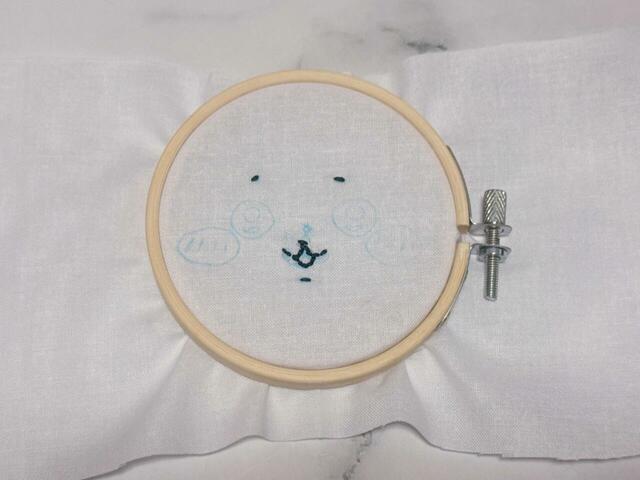 眉と鼻、口が完成！使用するステッチはそれぞれ異なります