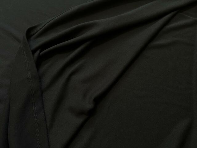 【ユニクロ ポンチフレアワンピース】若干透け感があるので、ペチコートなどインナーがあると安心