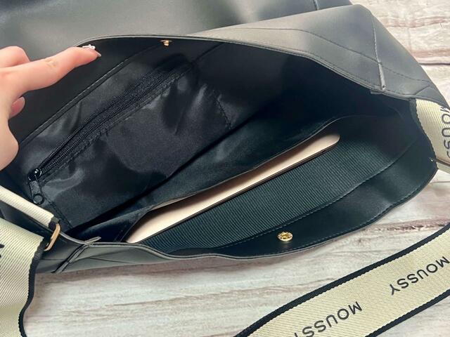 大きめサイズ＆しっかりした生地なのでPCを入れても◎