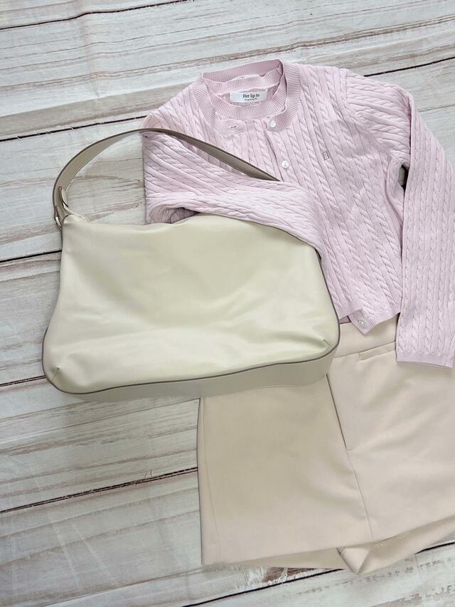 オフのカジュアルコーデに合わせても◎