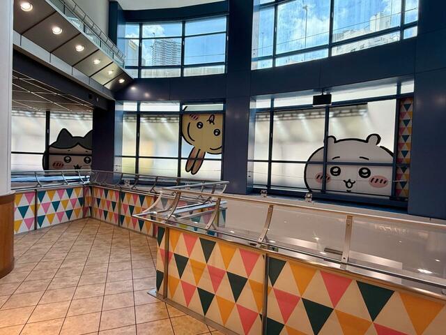 1Fのゲームエリアに入る前には窓ガラスにも注目してくださいね！