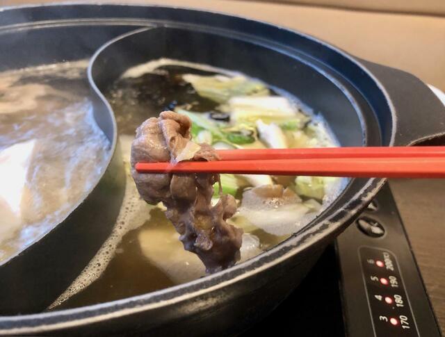 【しゃぶ葉　しゃぶしゃぶ・寿司食べ放題　牛2種&豚コース】美味しいお肉と野菜を一緒に食べられるのがしゃぶ葉の魅力の一つですね