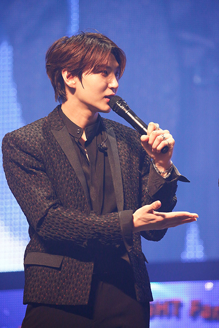 VIXXレオ　「2017 STARLIGHT Fan Meeting ～The Milky Way to VIXXT★R～」（3月17日幕張メッセ イベントホール）