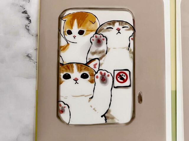 【Seria（セリア）】満員電車で潰されそうになっているにゃんこたち。不憫ですが愛らしい…！