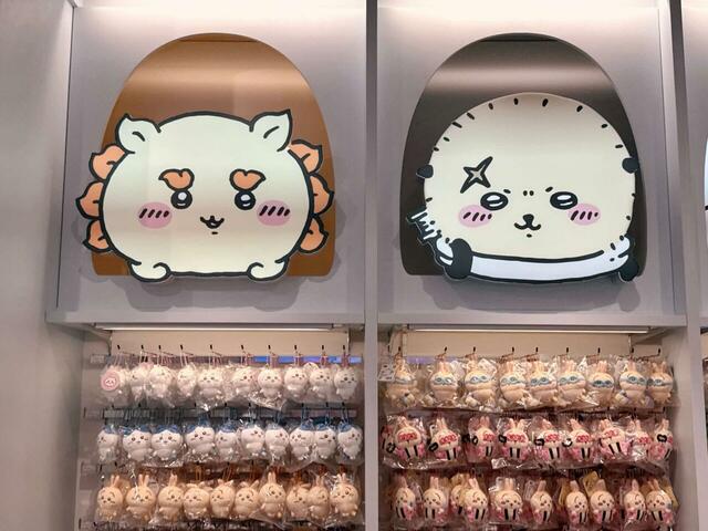 立体的に見える装飾も。窓から覗いたような姿がかわいい♪