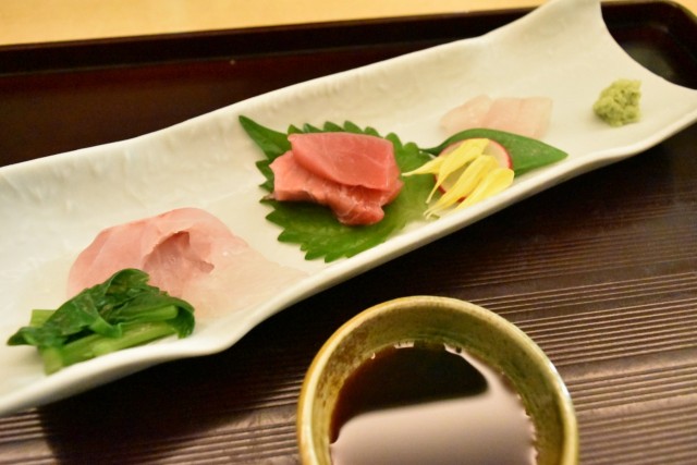 近郊の海で水揚げされたお魚の刺身