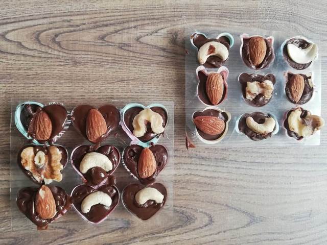 【cotta】チョコぺリキット／ナッツを乗せるのは子供に任せるのもおすすめ