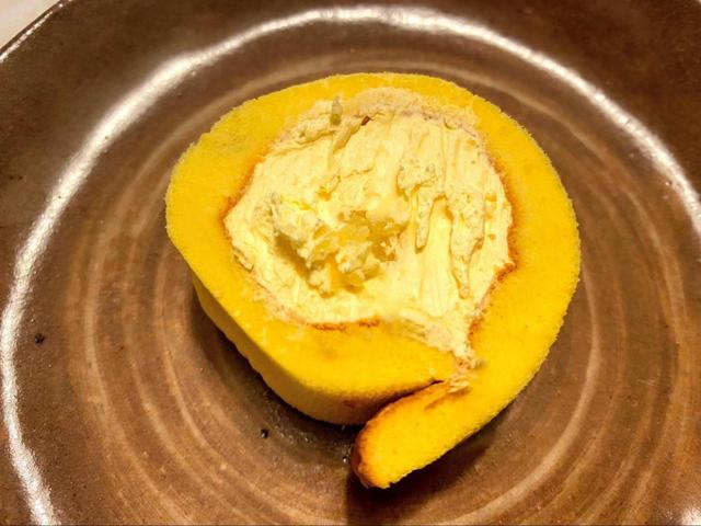 【ローソン おいもさんのもち食感ロール】もちもち食感がたまらない！