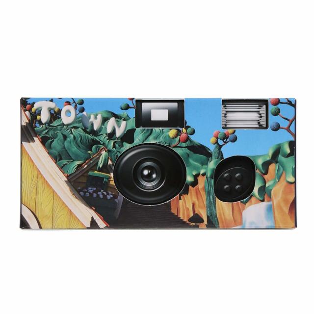 レンズ付きフィルム用ケース 1,100円|東京ディズニーリゾート・フォトグラフィープロジェクト「イマジニング・ザ・マジック」第2弾グッズ|東京ディズニーリゾート40周年“ドリームゴーラウンド”|発売日:2023年12月7日(木)|販売店舗:東京ディズニーランド「グランドエンポーリアム」、東京ディズニーシー「ヴァレンティーナズ・スウィート」