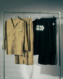 バックプリントシャツ 5,990円、ロゴテープラインパンツ 5,990円｜Green Parks『スター・ウォーズ』コレクション