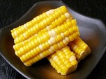 フレッシュな国産とうもろこしを豪快にトッピング