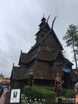 WDW ノルウェーの歴史的な木造教会がモデル