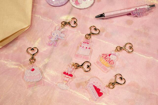 アクリルキーホルダー(ランダム6種) 935円|mezzo piano 35th Anniversary Cafe