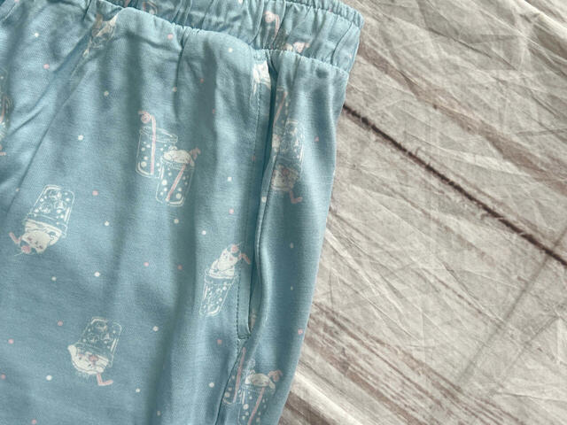 両サイドにポケット付き！