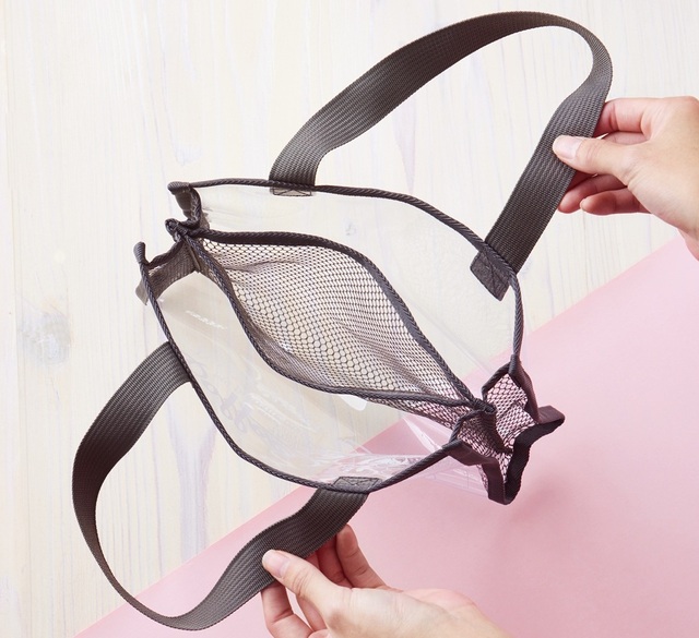 「トムとジェリー シースルーマルチバッグ」＜価格：2,580円（税込）＞【タリーズコーヒーと「トムとジェリー」の2025年コラボ♪「桜舞う ハニークリームラテ」や限定フード＆グッズ販売！】