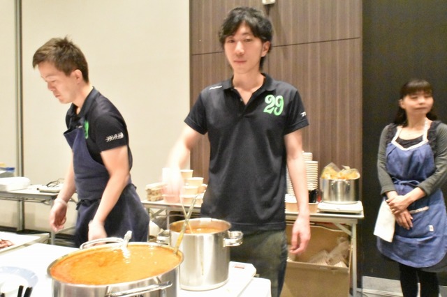 ウワサの肉山カレー