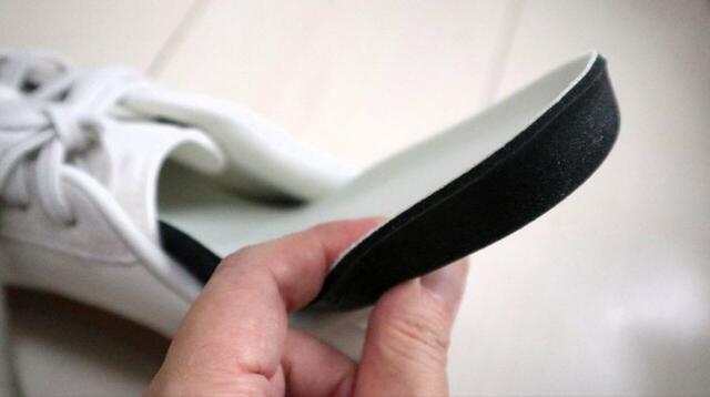 【無印良品 柔らかい中敷を使用したコンビネーションスニーカー】クッション性のある中敷きが歩行をやさしくサポートしてくれます♪