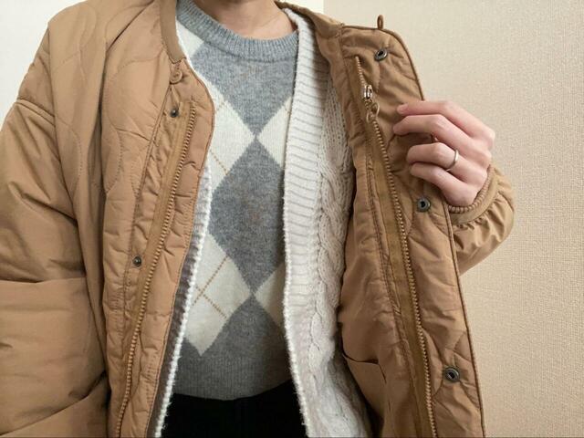 【ワークマン レディース防風撥水ストレッチキルティングコート】ゆったりめのサイズ感で、中に厚手のニットを着ても窮屈さがありません◎