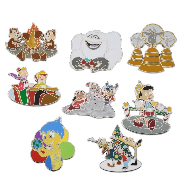 ディズニーキャラクター シークレットピンバッジ DISNEY CHRISTMAS 2022 2,090円