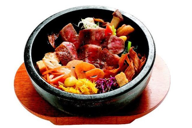 米沢牛赤身ステーキ石焼ガーリックどん～秋の味覚添え～