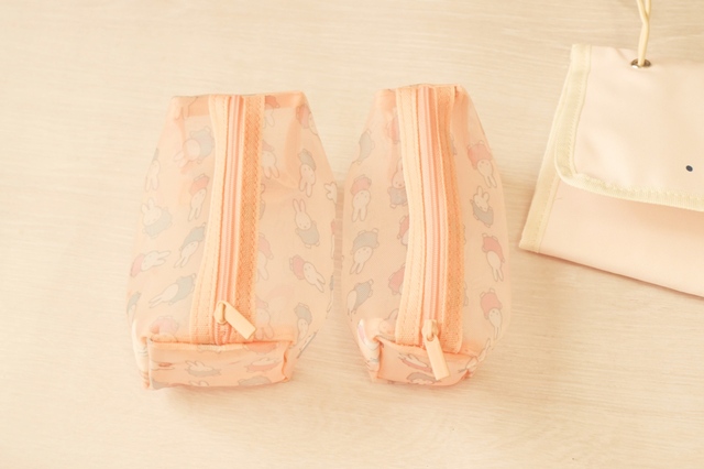 【宝島社『素敵なあの人 2026年3月号』特別付録】メッシュポーチは縦6×横14×高さ6cmのものと、縦4×横14×高さ6cmのもの、2点がセットになっています