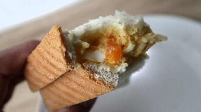 【トライアル たっぷり玉子サンド】どろどろ系ペーストではなく、しっかりゆで玉子の食感が残っています