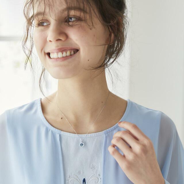 雪の結晶モチーフ入り１０金ネックレス［日本製］「アナと雪の女王」｜￥34,900 （税込）