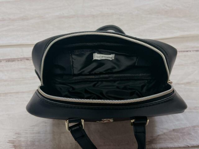 内側にはポケットが1つついています