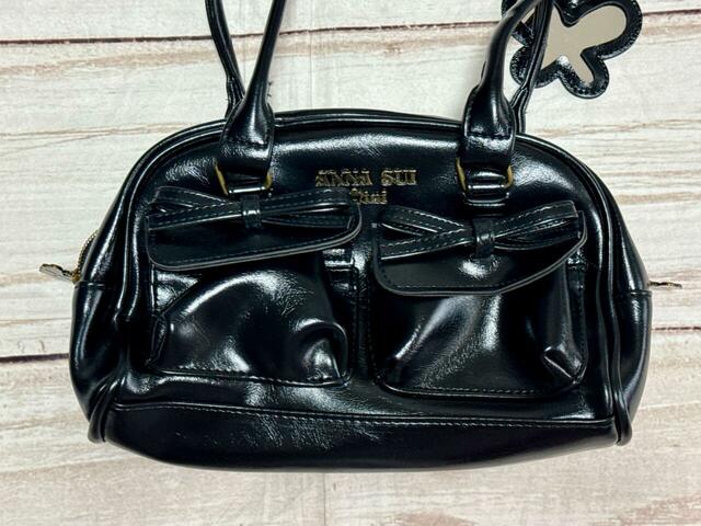 前面にはリボンモチーフ付きのポケット付き♪