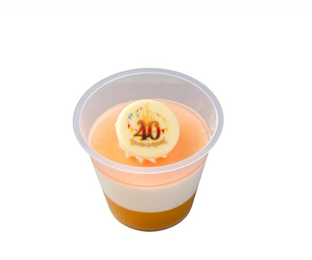 フルーツゼリー＆バニラムース、スーベニアカップ付き 950円｜東京ディズニーリゾート40周年“ドリームゴーラウンド”スペシャルメニュー