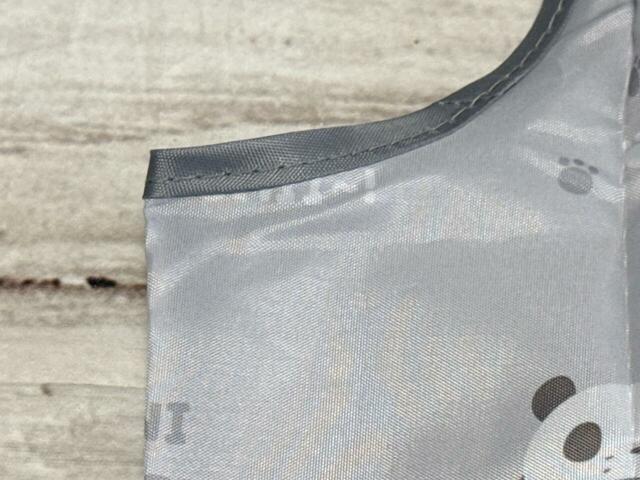 素材はポリエステル。厚手で丈夫な生地