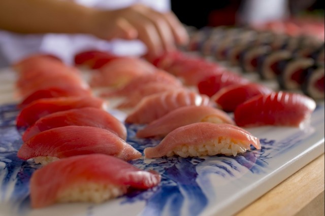 肉・寿司・スイーツがテーマの人気ビュッフェに天ぷらコーナーが新設！