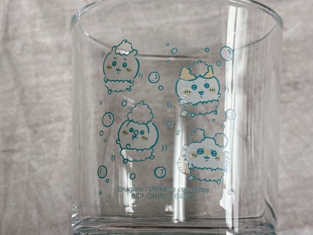 重厚感のあるガラス素材が◎かわいいアートにも注目です