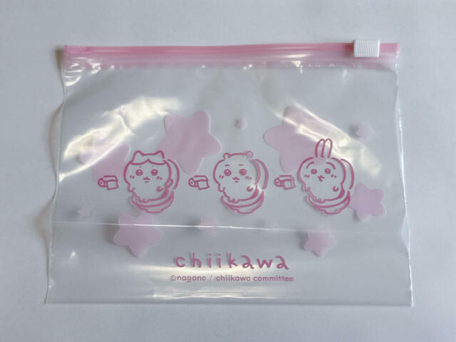 筆者イチオシの柄はこちら！トイレに並んで座るちいハチうさがシュールでかわいい♪