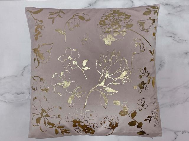 【ニトリ　デコホーム】クッションカバー(WG-I-W ラインアート）／税込799円