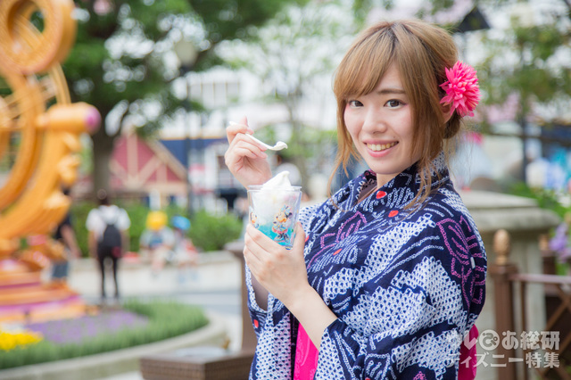 甘いものを食べながらの撮影はいろんな表情が出て撮りやすくなります。