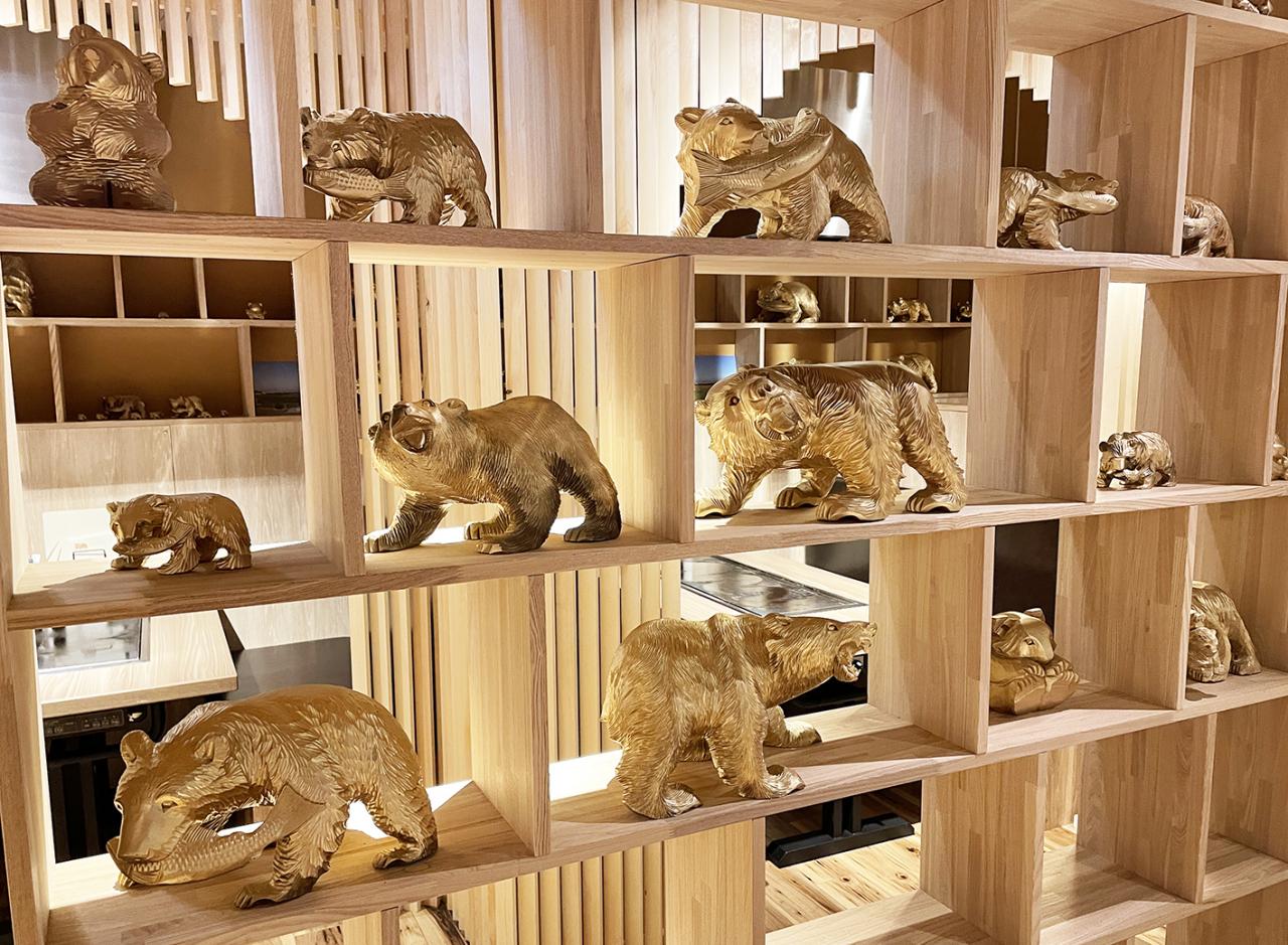 1000頭の熊が見守る！歌舞伎町の隠れた名物店で楽しむ激ウマ「北海道