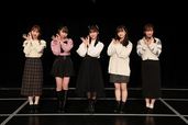 左から熊崎晴香、平野百菜、林美澪、坂本真凛、鎌田菜月