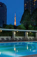 ナイトプールは幻想的な雰囲気に包まれる。ANAインターコンチネンタルホテル東京