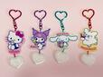 【コンビニ限定 サンリオキャラクターズ アクリルチャーム】今回出会えた4つ。どのキャラクターもかわいく、並べて眺めるだけでも気分が上がるラインナップでした♪