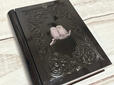【カルディ 魔法辞書クッキー缶】918円(税込)