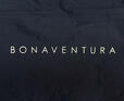 フロントには、ホワイトカラーの「BONAVENTURA」ロゴプリント入り