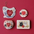 【Afternoon Tea LIVING×Cat’s ISSUE 第11弾】アクリルスライドミラー ￥1,320、ミニミラー ￥770、小物入れ 各￥1,980