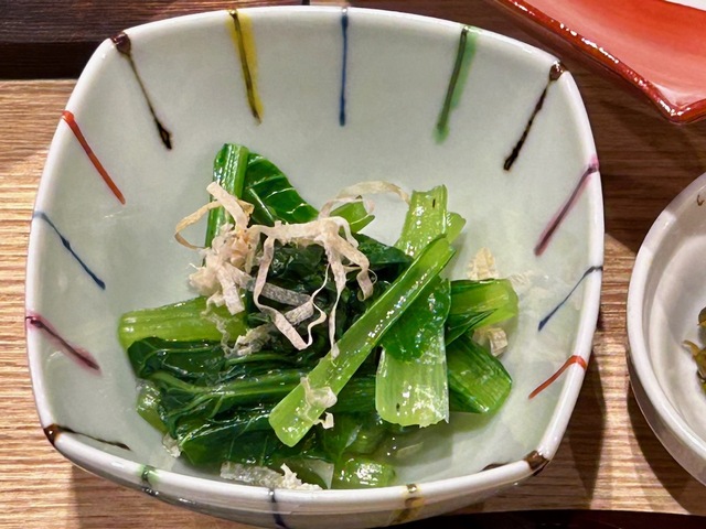 【茅乃舎 だしおでん】小松菜の煮物も食べる価値あり